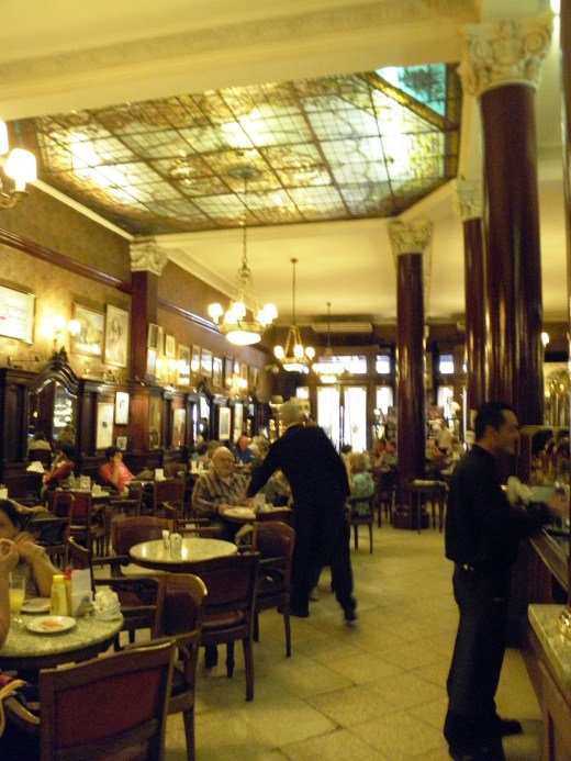 The interior of Café Tortoni