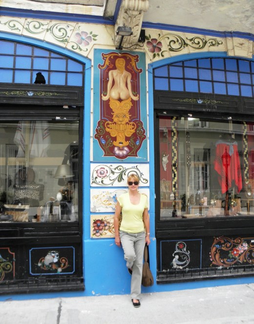 Me against a colorful building