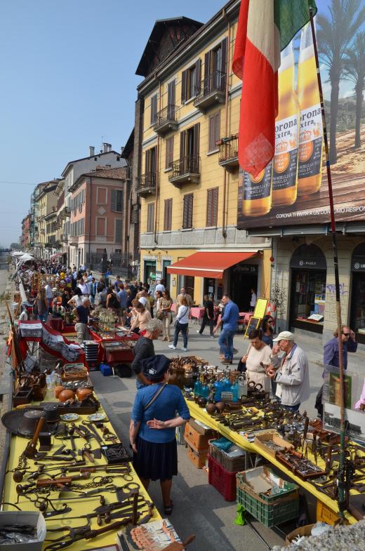 Last Sunday of the month in Milan antiques market