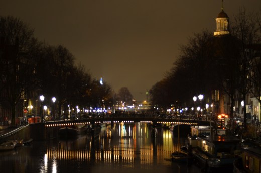 Singel canal at night