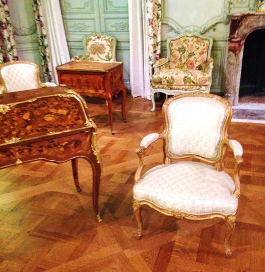 Favorite chair, Fauteuils en cabriolet, 1750