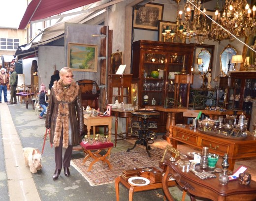 We saw many dogs accompanied by their people, like this wheaton scottie