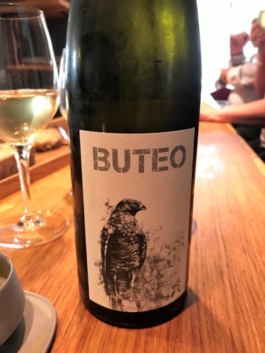 Buteo label