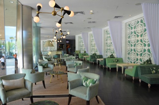 Riviera green lounge